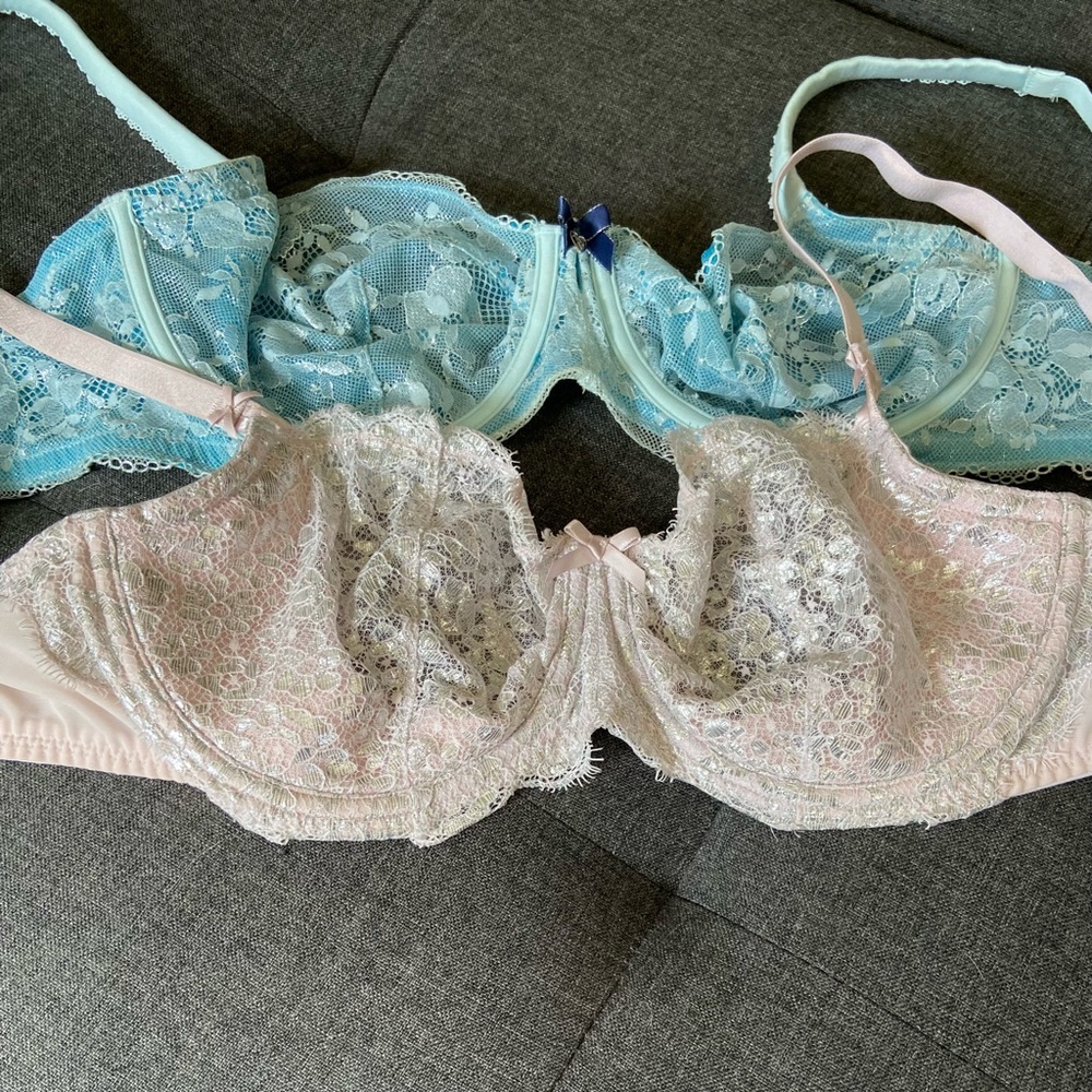 Victoria’s Secret unlined bras 34DDD